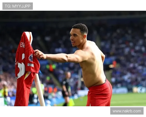 利物浦机场蛇表情暗讽阿诺德：叛徒标签引发忠诚争议(3)